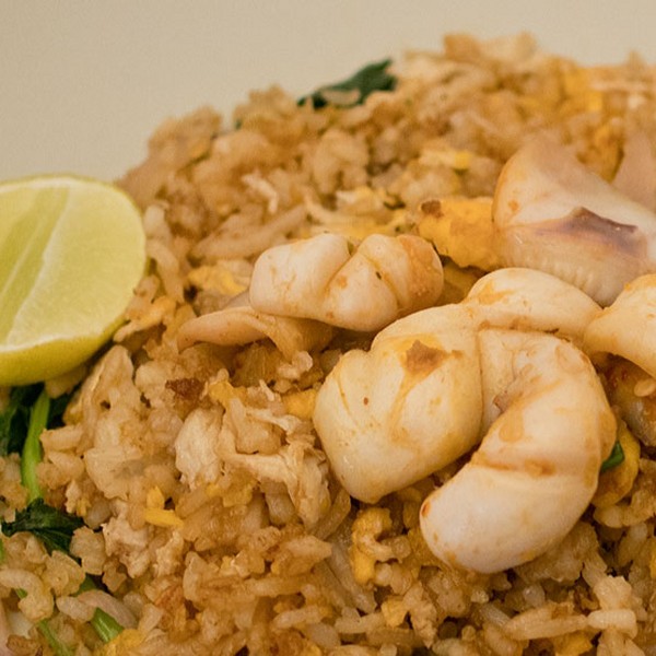 ข้าวผัดปลาหมึก